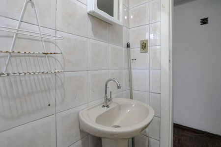 Banheiro de casa para alugar com 1 quarto, 60m² em Vila Oliveira, Mogi das Cruzes