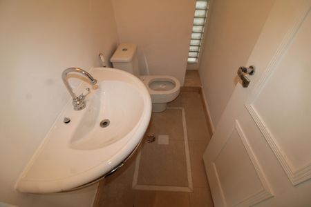 Casa à venda com 242m², 4 quartos e 3 vagasLavabo