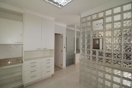 Casa à venda com 242m², 4 quartos e 3 vagasCozinha