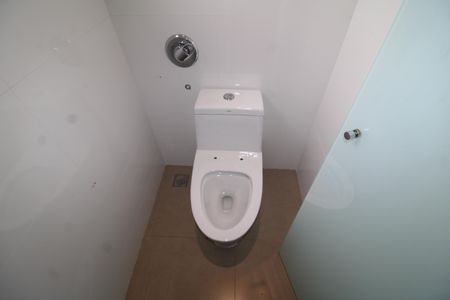 Casa à venda com 242m², 4 quartos e 3 vagasQuarto 1 - Banheiro