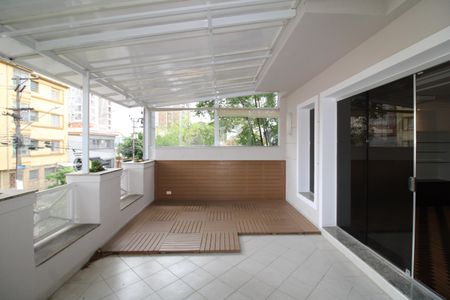 Casa à venda com 242m², 4 quartos e 3 vagasVaranda