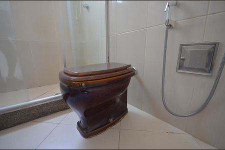 Apartamento para alugar com 60m², 2 quartos e sem vagaBanheiro