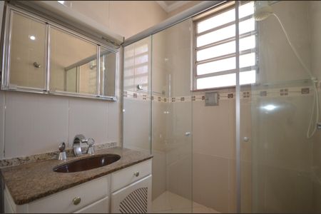 Apartamento para alugar com 60m², 2 quartos e sem vagaBanheiro