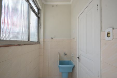 Apartamento para alugar com 60m², 2 quartos e sem vagaCozinha e Área de Serviço