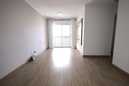 Sala de apartamento para alugar com 3 quartos, 75m² em Vila Valparaíso, Santo André