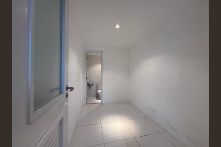Apartamento para alugar com 125m², 3 quartos e 2 vagas Apartamento para alugar com 125m², 3 quartos e 2 vagasCozinha e Área de Serviço - Quarto