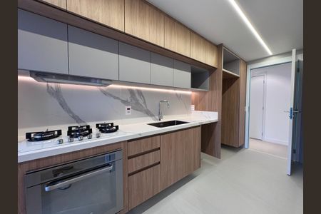 Apartamento para alugar com 125m², 3 quartos e 2 vagas Apartamento para alugar com 125m², 3 quartos e 2 vagasCozinha e Área de Serviço