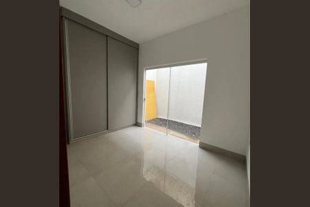 Quarto 1 de casa para alugar com 2 quartos, 75m² em Novo Mundo, Uberlândia