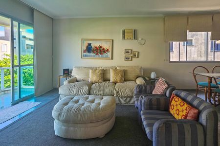 Apartamento para alugar com 225m², 3 quartos e 2 vagas Apartamento para alugar com 225m², 3 quartos e 2 vagasSala