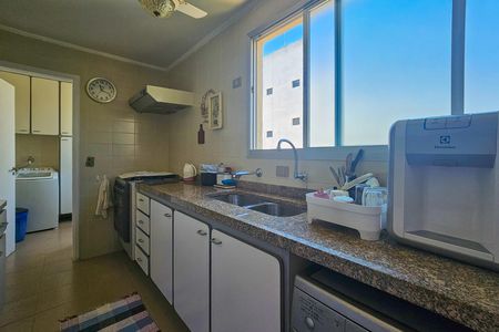 Apartamento para alugar com 225m², 3 quartos e 2 vagas Apartamento para alugar com 225m², 3 quartos e 2 vagasCozinha