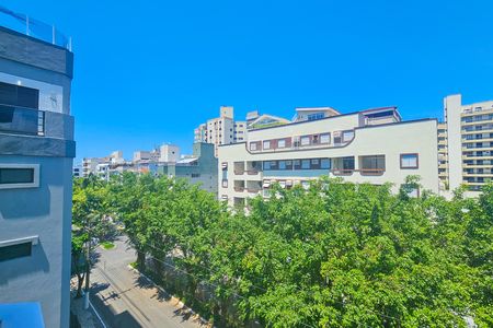 Apartamento para alugar com 225m², 3 quartos e 2 vagas Apartamento para alugar com 225m², 3 quartos e 2 vagasVista Varanda Sala