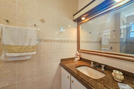 Apartamento para alugar com 225m², 3 quartos e 2 vagas Apartamento para alugar com 225m², 3 quartos e 2 vagasBanheiro Suíte 2