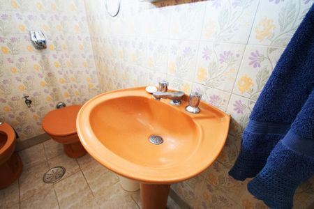 Casa para alugar com 400m², 4 quartos e 4 vagas Casa para alugar com 400m², 4 quartos e 4 vagasbanheiro corredor