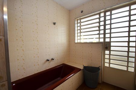 Casa para alugar com 400m², 4 quartos e 4 vagas Casa para alugar com 400m², 4 quartos e 4 vagasbanheiro 2 corredor