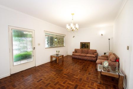 Casa para alugar com 400m², 4 quartos e 4 vagas Casa para alugar com 400m², 4 quartos e 4 vagasSala de estar