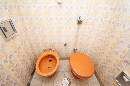 Casa para alugar com 400m², 4 quartos e 4 vagas Casa para alugar com 400m², 4 quartos e 4 vagasbanheiro corredor