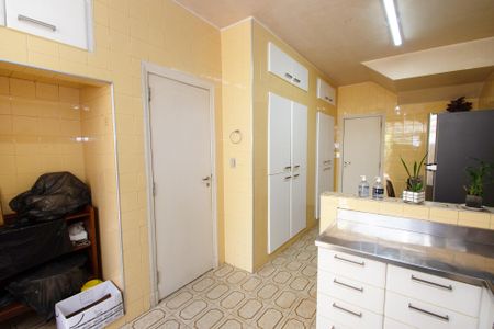 Casa para alugar com 400m², 4 quartos e 4 vagas Casa para alugar com 400m², 4 quartos e 4 vagascozinha