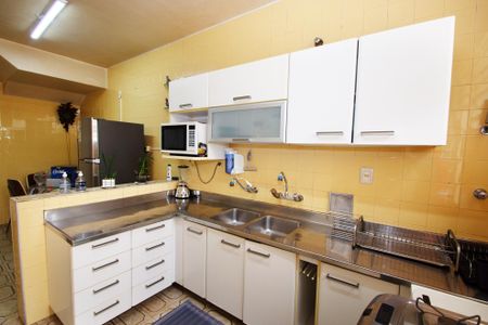 Casa para alugar com 400m², 4 quartos e 4 vagas Casa para alugar com 400m², 4 quartos e 4 vagascozinha