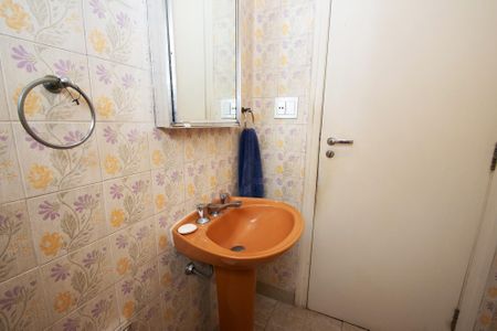 Casa para alugar com 400m², 4 quartos e 4 vagas Casa para alugar com 400m², 4 quartos e 4 vagasbanheiro corredor