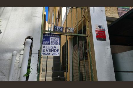 Casa para alugar com 130m², 3 quartos e sem vagaFachada casa com placa