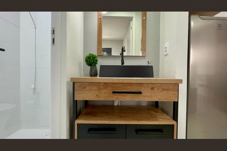 Studio para alugar com 27m², 1 quarto e sem vaga Studio para alugar com 27m², 1 quarto e sem vagaBanheiro