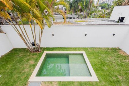 Casa à venda com 450m², 4 quartos e 2 vagas Casa à venda com 450m², 4 quartos e 2 vagasFoto 03