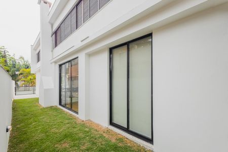 Casa à venda com 450m², 4 quartos e 2 vagas Casa à venda com 450m², 4 quartos e 2 vagasFoto 15