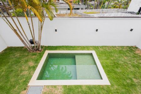 Casa à venda com 450m², 4 quartos e 2 vagas Casa à venda com 450m², 4 quartos e 2 vagasFoto 02