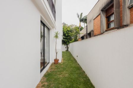 Casa à venda com 450m², 4 quartos e 2 vagas Casa à venda com 450m², 4 quartos e 2 vagasFoto 30