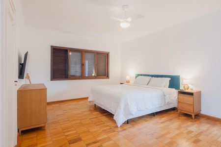 Casa à venda com 450m², 4 quartos e 2 vagas Casa à venda com 450m², 4 quartos e 2 vagasFoto 33