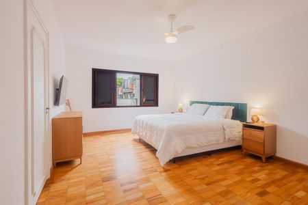 Casa à venda com 450m², 4 quartos e 2 vagas Casa à venda com 450m², 4 quartos e 2 vagasFoto 37