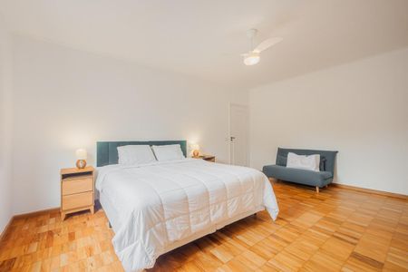 Casa à venda com 450m², 4 quartos e 2 vagas Casa à venda com 450m², 4 quartos e 2 vagasFoto 40