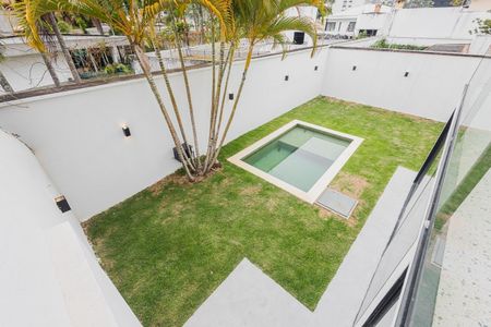 Casa à venda com 450m², 4 quartos e 2 vagas Casa à venda com 450m², 4 quartos e 2 vagasFoto 04
