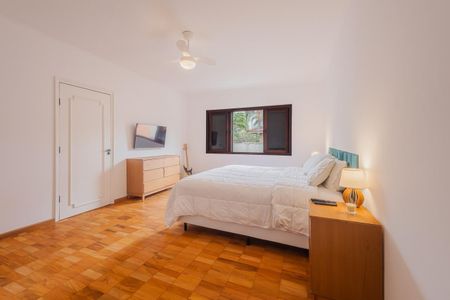 Casa à venda com 450m², 4 quartos e 2 vagas Casa à venda com 450m², 4 quartos e 2 vagasFoto 38