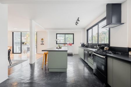 Casa à venda com 450m², 4 quartos e 2 vagas Casa à venda com 450m², 4 quartos e 2 vagasFoto 22