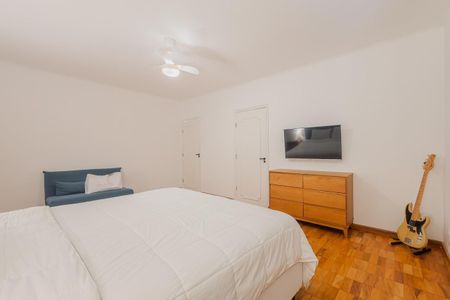 Casa à venda com 450m², 4 quartos e 2 vagas Casa à venda com 450m², 4 quartos e 2 vagasFoto 36