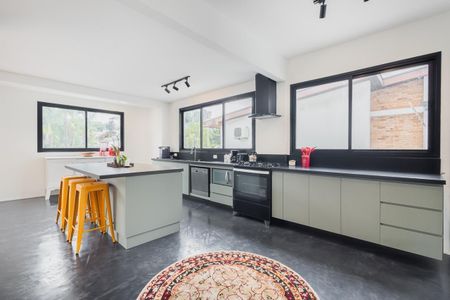 Casa à venda com 450m², 4 quartos e 2 vagas Casa à venda com 450m², 4 quartos e 2 vagasFoto 21