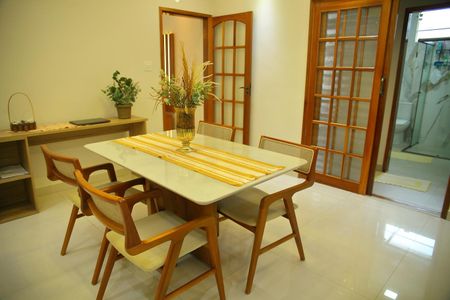 Casa à venda com 407m², 2 quartos e 2 vagasCopa/Cozinha 