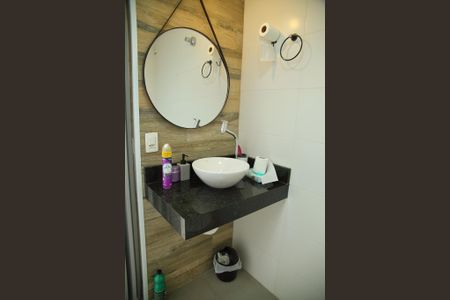 Casa à venda com 407m², 2 quartos e 2 vagasBanheiro de Serviço 