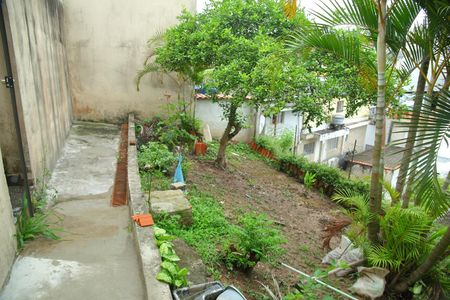 Casa à venda com 407m², 2 quartos e 2 vagasQuintal/Jardim 