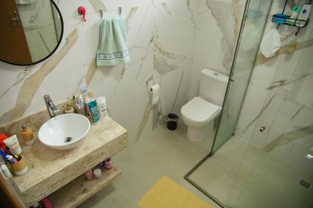 Casa à venda com 407m², 2 quartos e 2 vagasBanheiro 