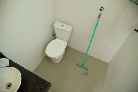 Casa à venda com 407m², 2 quartos e 2 vagasBanheiro de Serviço 