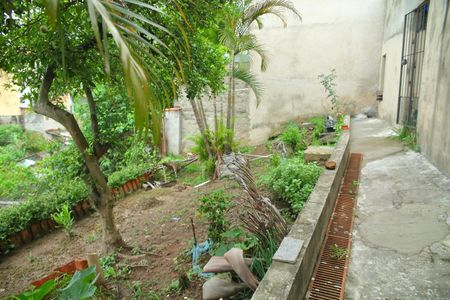 Casa à venda com 407m², 2 quartos e 2 vagasQuintal/Jardim 