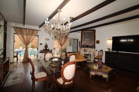 Casa à venda com 200m², 4 quartos e 1 vagaSala