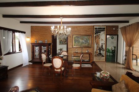 Casa à venda com 200m², 4 quartos e 1 vagaSala