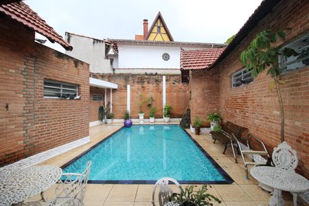 Casa à venda com 200m², 4 quartos e 1 vagaQuintal