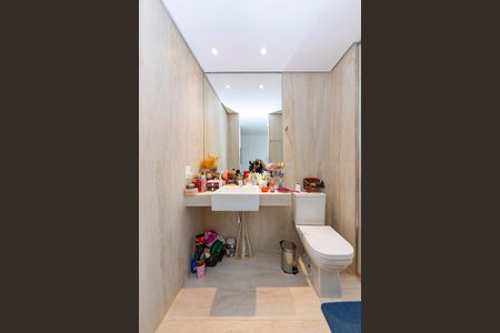 Apartamento à venda com 194m², 4 quartos e 3 vagasBanheiro da Suíte 2