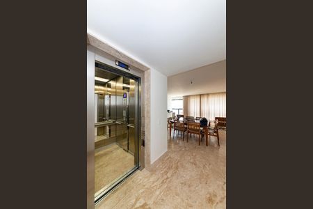 Apartamento à venda com 194m², 4 quartos e 3 vagasHall de entrada