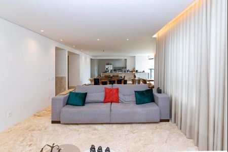 Apartamento à venda com 194m², 4 quartos e 3 vagasSala