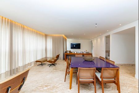 Apartamento à venda com 194m², 4 quartos e 3 vagasSala